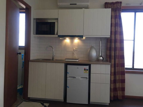 CozyStudioUnit In BeverlyHills (Train Accessible) - Accommodation Mount Tamborine 2