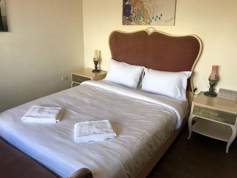 CozyStudioUnit In BeverlyHills (Train Accessible) - Accommodation Mount Tamborine 1