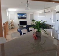 Cozzys Condo Luxury Beach House - Accommodation Mount Tamborine