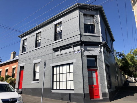 Cromwell Apartment - 3 Red Doors Battery Point - Accommodation Mount Tamborine 0