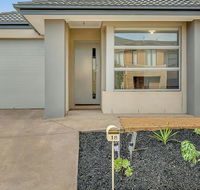Daisy Villa - close to Mel Airport  Hume Highway -Comfort - Accommodation Mount Tamborine