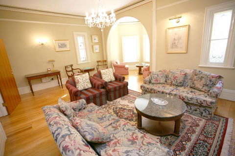 Darcy's Hotel - Accommodation Mount Tamborine 2