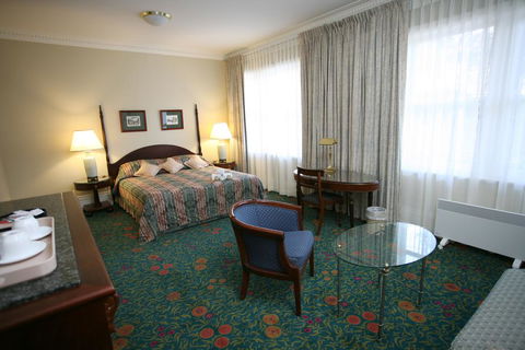 Darcy's Hotel - Accommodation Mount Tamborine 1