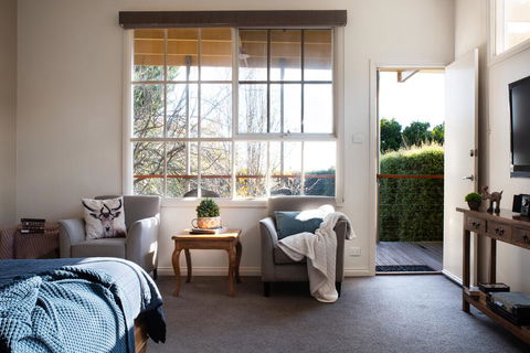 Daylesford House Studio - Accommodation Mount Tamborine 0