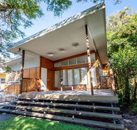 Decked out for a Fantastic Holiday - Winnett St Woorim Upstairs only - Accommodation Mount Tamborine