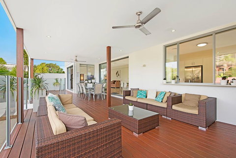 Deluxe On Water - Accommodation Mount Tamborine 1