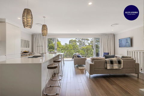 DESIGNER HOLIDAY BEACH PAD // 4 BED // COPA - Accommodation Mount Tamborine 0