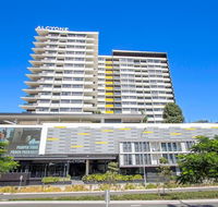 Elite elegance 2BRHamilton APT with Parking - Accommodation Mount Tamborine