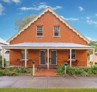 Eliza 1875 Red Brick Duplex Townhouse - Accommodation Mount Tamborine