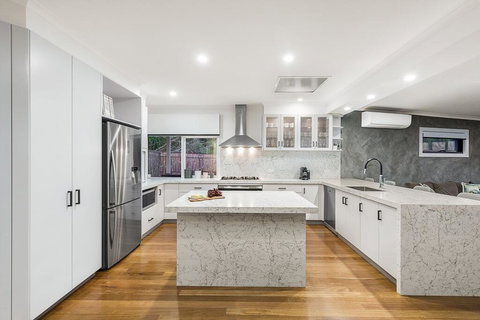 Ellerina Sea Vista Luxury Family Retreat With Sauna, Pool, Amazing Water Views, Walk To Beach - Accommodation Mount Tamborine 2