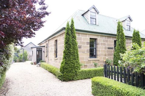 Elm Cottage Barn - Accommodation Mount Tamborine 0