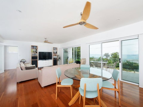 Embracing Dutchies@Nelsons Bay - Accommodation Mount Tamborine 1