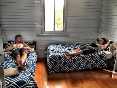 Emu's Beach Resort - Accommodation Mount Tamborine 2