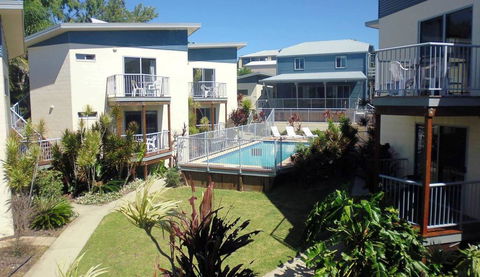 Emu's Beach Resort - Accommodation Mount Tamborine 3