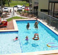 Emu's Beach Resort - Accommodation Mount Tamborine