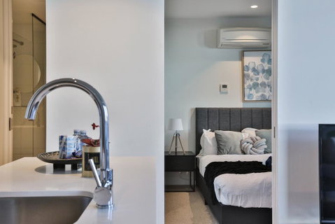 EQ TOWER Melbourne CBD APT - Accommodation Mount Tamborine 1