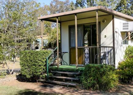Esk Caravan Park & Rail Trail Motel - Accommodation Mount Tamborine 2