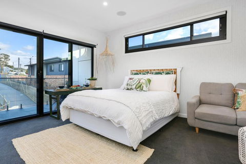Eternity 141 - Room With Private Bathroom, Balcony Bed & Breakfast - Accommodation Mount Tamborine 2