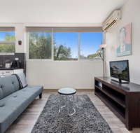 Explore Melbourne from a Convenient South Yarra Pad