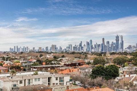 Exquisite 2 Bed Apartment With Beach & City Views - Accommodation Mount Tamborine 3