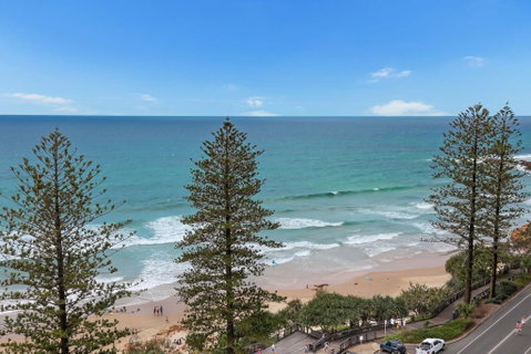 FABULOUS BEACHFRONT POSITION - Accommodation Mount Tamborine 0