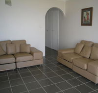 Fabulous location - Ground Floor Waterfront Unit Clearview Apartments - Accommodation Mount Tamborine
