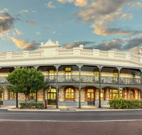 Farmers Home Hotel - Accommodation Mount Tamborine