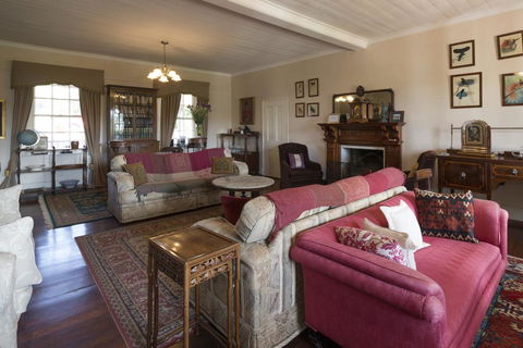 Faversham House - Accommodation Mount Tamborine 0