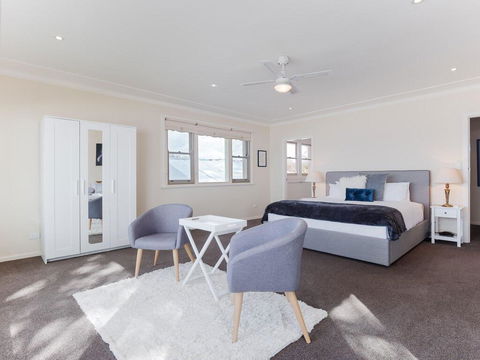 Filoli', 91 Foreshore Drive - Huge Waterfront Home - Accommodation Mount Tamborine 3