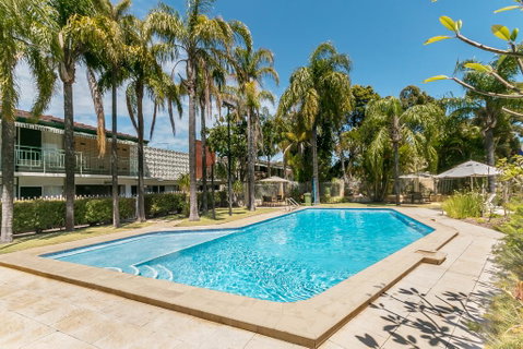 Flag Motor Lodge - Accommodation Mount Tamborine 2