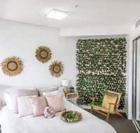 Forest themed APT in the Heart of Brisbane CBD - Accommodation Mount Tamborine