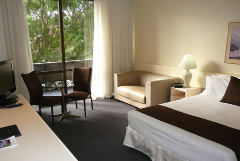 Frankston International - Accommodation Mount Tamborine 0