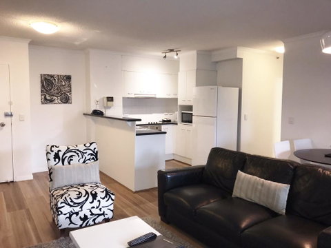 Frisco Apartments - Accommodation Mount Tamborine 1