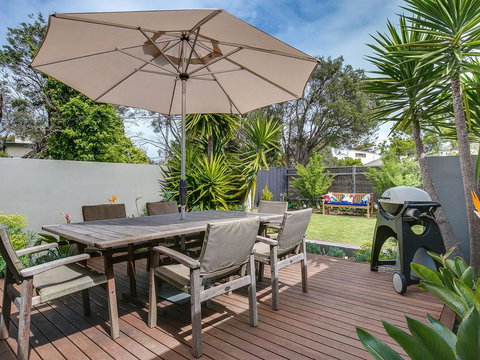 Front Beach Shack - Renovated House In A Quiet Location - Accommodation Mount Tamborine 0