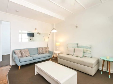 Funky 1 Bedroom Beach Pad By The Beach - Accommodation Mount Tamborine 0