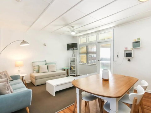 Funky 1 Bedroom Beach Pad By The Beach - Accommodation Mount Tamborine 2