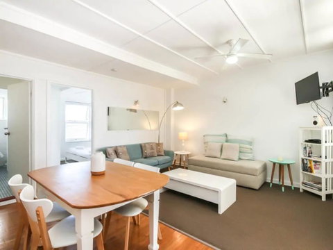 Funky 1 Bedroom Beach Pad By The Beach - Accommodation Mount Tamborine 1