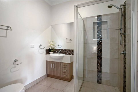 GALBRAITH BEACH STUDIO 3 - Accommodation Mount Tamborine 3