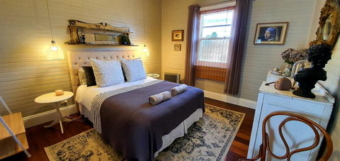 Galway - Accommodation Mount Tamborine 2