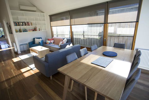 GALWAY COTTAGE - Accommodation Mount Tamborine 2