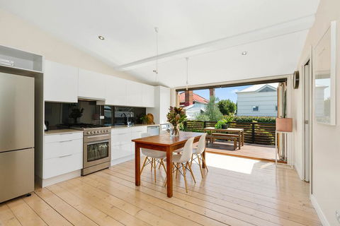Geelong West Miner's Cottage - Accommodation Mount Tamborine 3