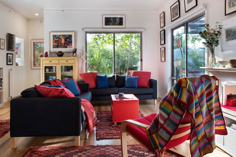 Giraffe Manor - Accommodation Mount Tamborine 2