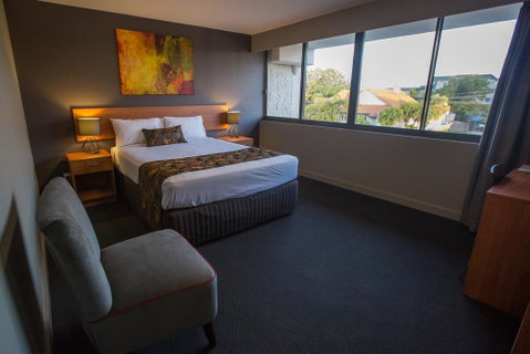 Gladstone Reef Hotel Motel - Accommodation Mount Tamborine 1