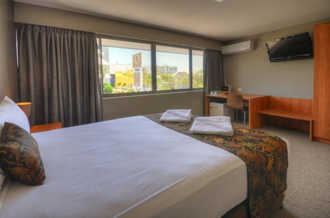 Gladstone Reef Hotel Motel - Accommodation Mount Tamborine 2
