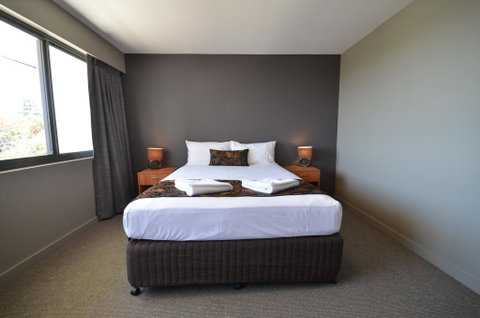 Gladstone Reef Hotel Motel - Accommodation Mount Tamborine 0