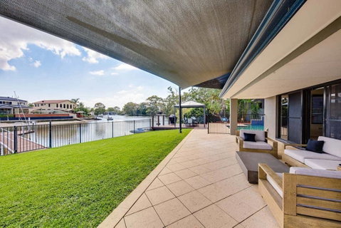 Gold Coast Stunning Waterfront Holiday Retreat - Accommodation Mount Tamborine 3