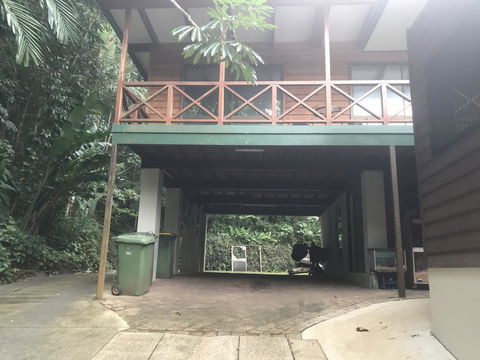 Golden Sunbird - Accommodation Mount Tamborine 3