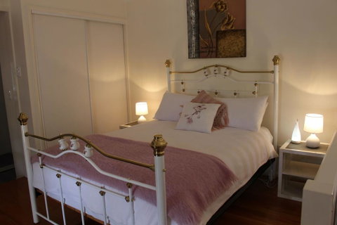 Granite Gardens Cottages & Lake Retreat - Accommodation Mount Tamborine 1