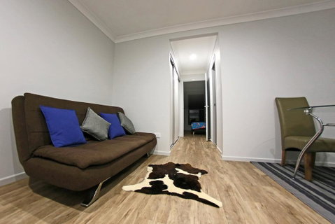 Granny Flat Next To Golf Course - Accommodation Mount Tamborine 3
