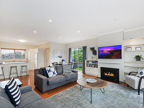 GUILDFORD COTTAGE - Accommodation Mount Tamborine 2